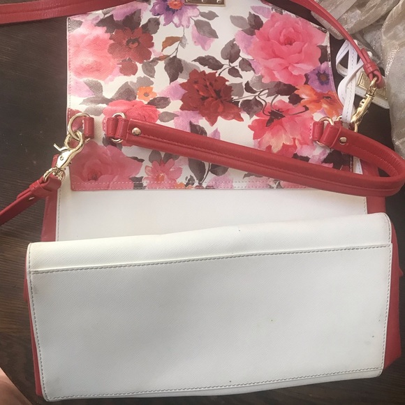 Badgley Mischka hand bag, floral pattern. - Picture 5 of 6